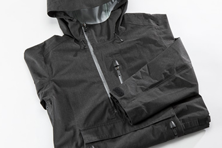 スポーツグッズ＆アパレル